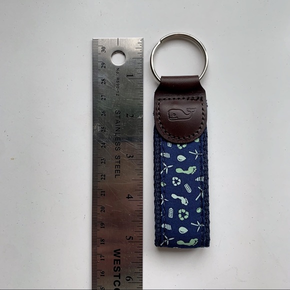 NIB Vineyard Vines Green Footprint Keychain Keyfob Mini Lanyard - Navy Blue - Picture 14 of 16